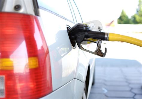 What Happens If You Put Regular Gas In A Car That Recommends Premium?