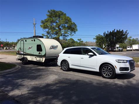 What is included in the Audi Q7 towing package?