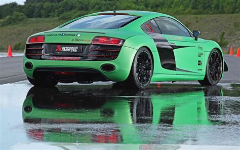 What is the 0 60 mph of a R8?