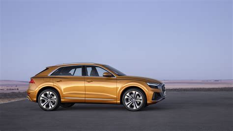 What is the ground clearance of the Audi Q8?