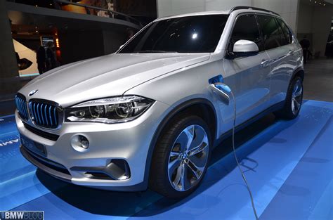 What is the tax credit for the BMW X5 hybrid?