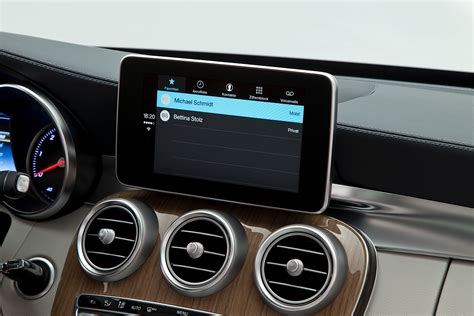 What year did Mercedes get Apple CarPlay?