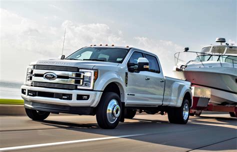 What’s The Difference Between An F-450 And F-550?