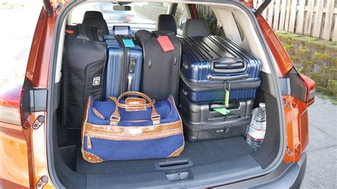 Which Has A Bigger Trunk Ford Edge Or Nissan Rogue?