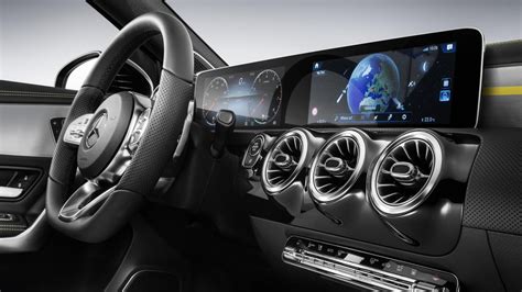 Which Mercedes has the virtual cockpit?