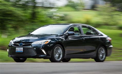 Which Toyota Camry Has The Best Gas Mileage?