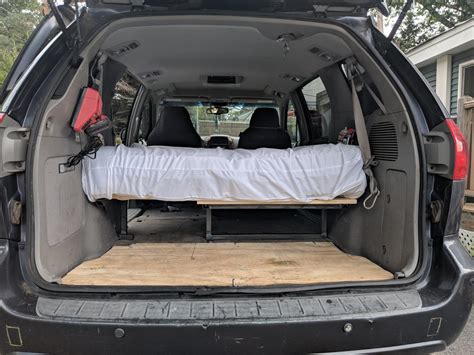 Can a Toyota Sienna fit a full size mattress?