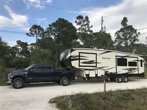 Can A Truck With A 8 Lift Pull A Fifth Wheel?