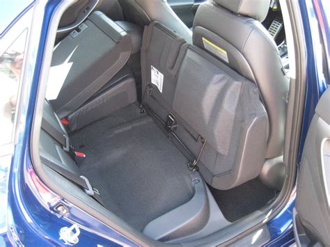 Does Elantra Back Seat Fold Down?