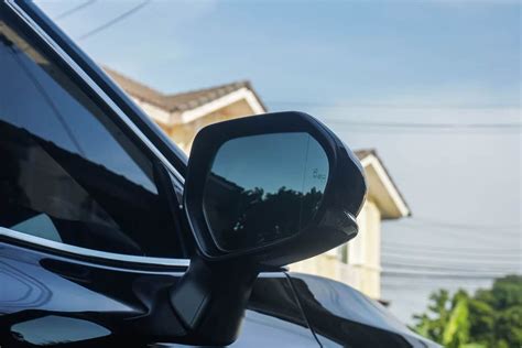 Does Hyundai Accent Have Blind Spot Monitoring?