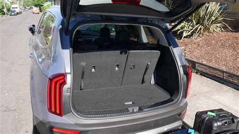 How Big Is Kia Telluride Cargo Space?