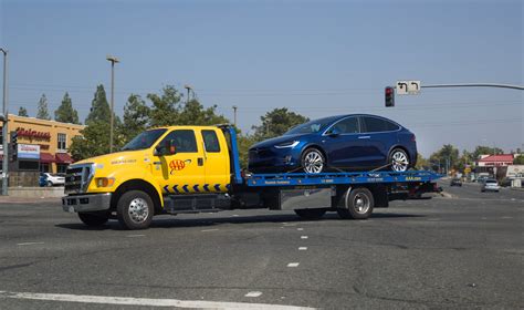 How Far Can A Tesla Semi Go While Towing?