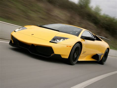 How fast does the fastest Lamborghini go?