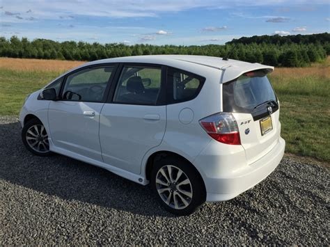 How Many Miles Can A Honda Fit Go On A Full Tank?