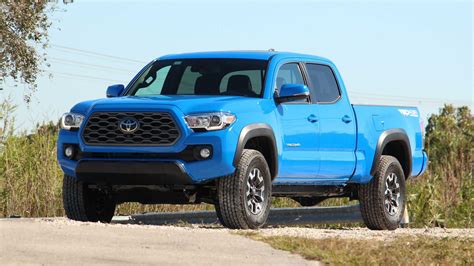 How many miles per gallon does a 2023 Toyota Tacoma TRD off road get?