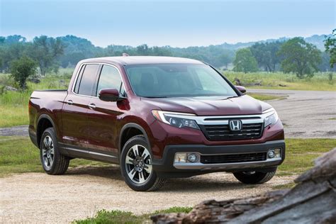 How Many Miles Per Gallon Does A Honda Ridgeline Pickup Get?