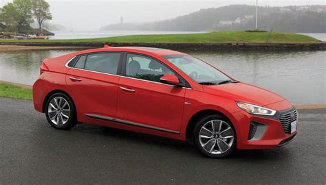 How Many Miles Per Gallon Does A Hyundai Ioniq Get Compared To A Prius?