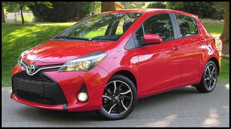 How many miles to the gallon does a Toyota Yaris get?