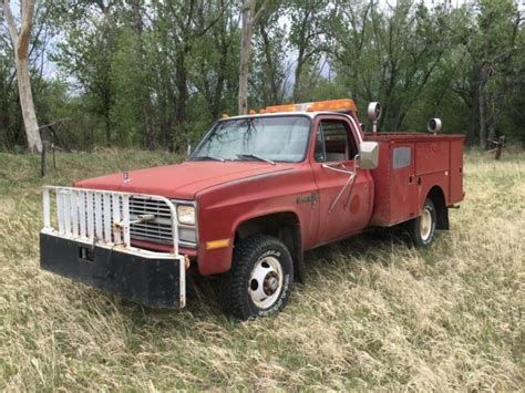 How Much Can A 1 Ton Dually Haul?