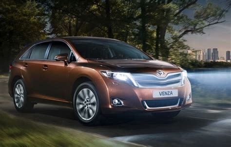 How much does it cost to fill a Toyota Venza?