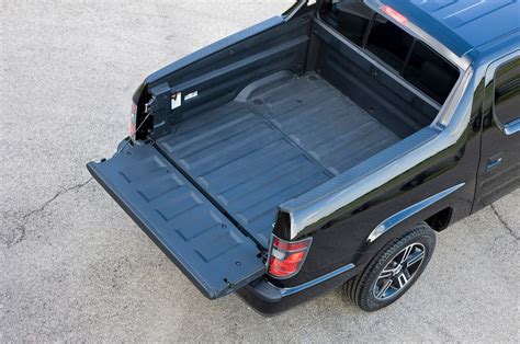 How Much Weight Can A 2013 Honda Ridgeline Hold In The Bed?