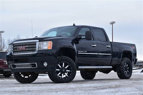 How Much Weight Can You Put In A GMC 2500HD?