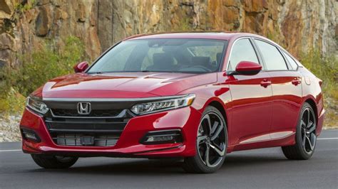 Is Accord More Luxurious Than Civic?