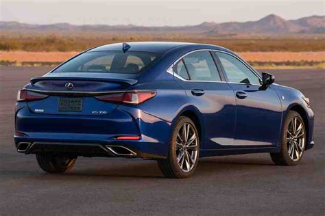 Is Avalon Better Than Lexus ES?