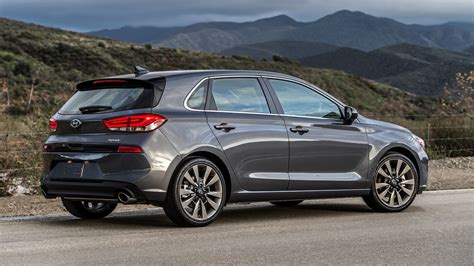 Is Elantra Gt The Same As I30?