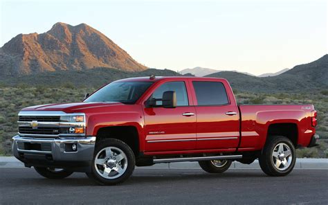 Is Silverado 2500HD Gas Or Diesel?