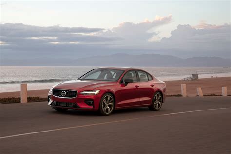 Is The Volvo S60 A Compact Or Midsize Car?