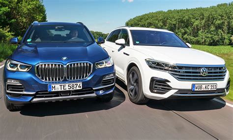 Is Touareg Bigger Than X5?