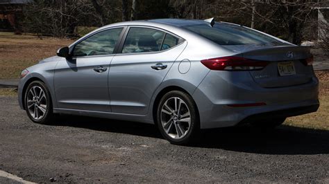 What Grade Of Gas Is Best For Hyundai Elantra?