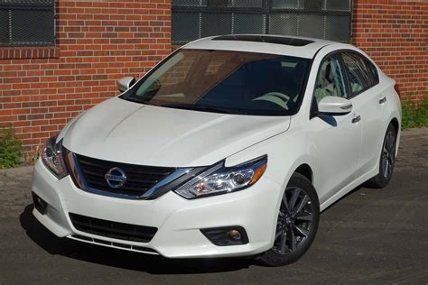 What Is The Gas Mileage On A Nissan Altima?