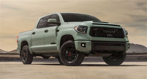 What is the mpg for a 2023 Toyota Tundra 4X4?