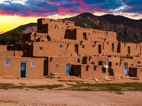 Why Is Taos Popular?